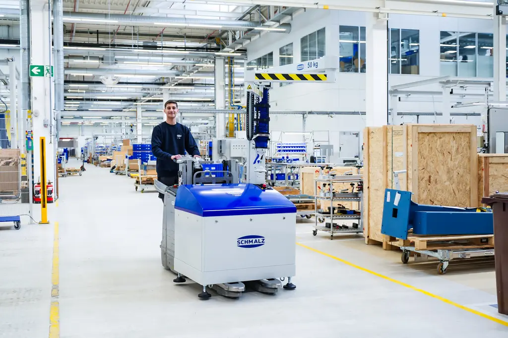 JumboFlex Mobile køres gennem en lagerhal